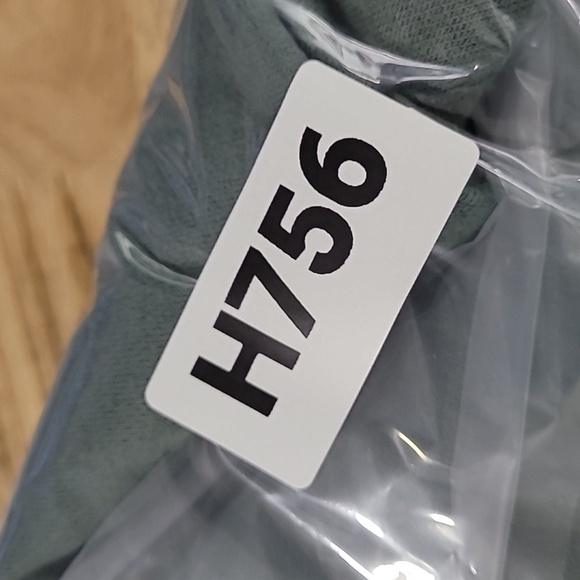 NEW Tuff Athletics Womens S Crewneck Sweatshirt Pullover  H756 - Picture 9 of 9